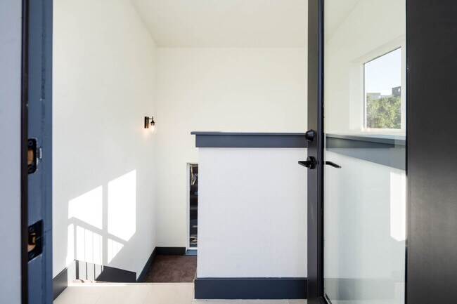 Building Photo - 3569 S Pennsylvania St