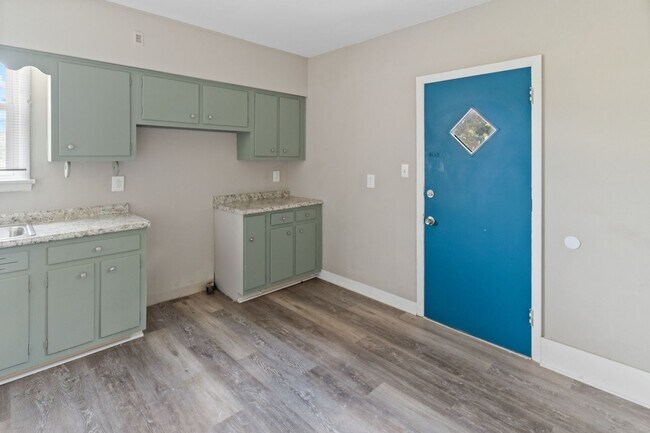 Building Photo - 416 First St_BT