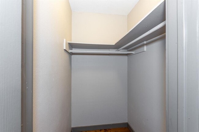 Building Photo - 1506 Rockdale Cir