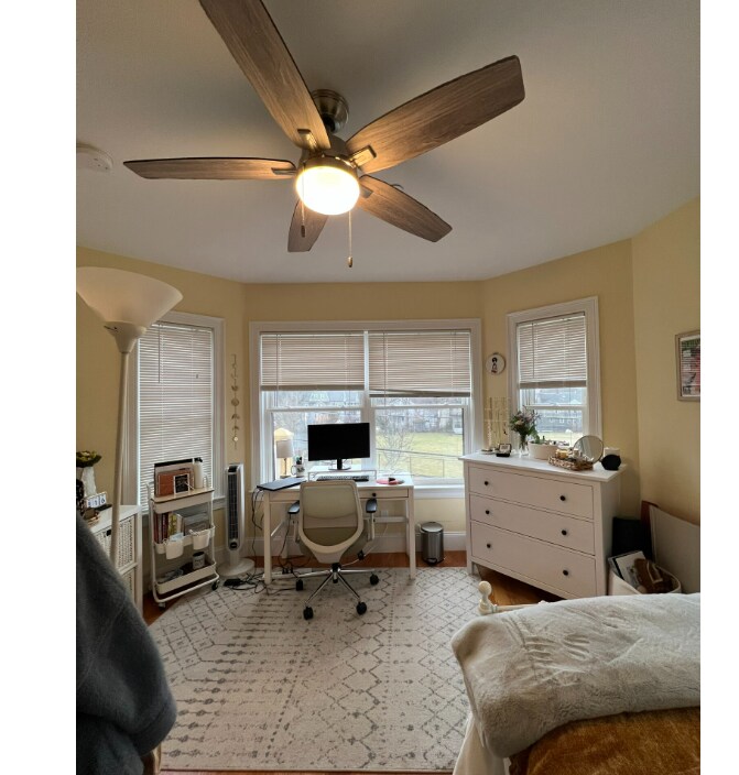 Building Photo - 118 Holland St