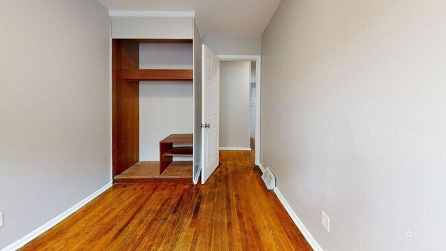Building Photo - Renovated 3-Bedroom House in Cleveland!