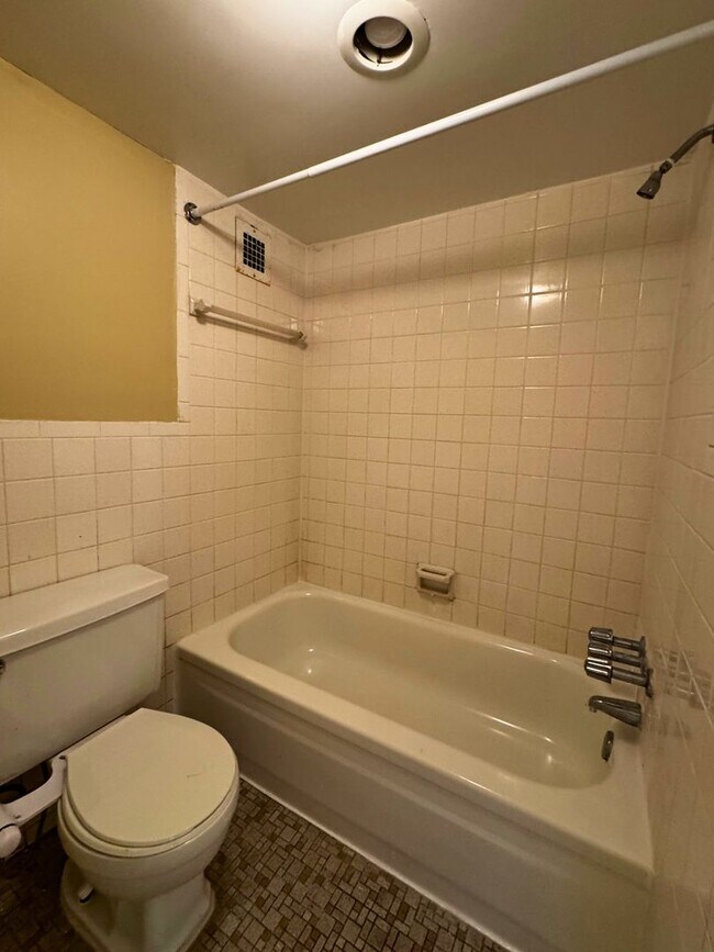 Building Photo - Modern Luxury Studio at Park Place | All Utilities Included