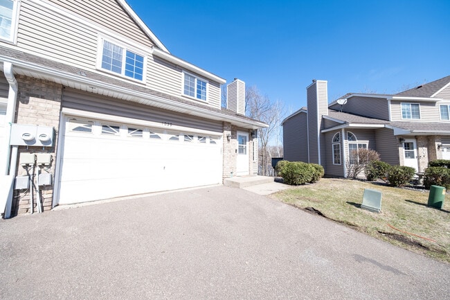 Building Photo - 1039 Fillmore Cir NE