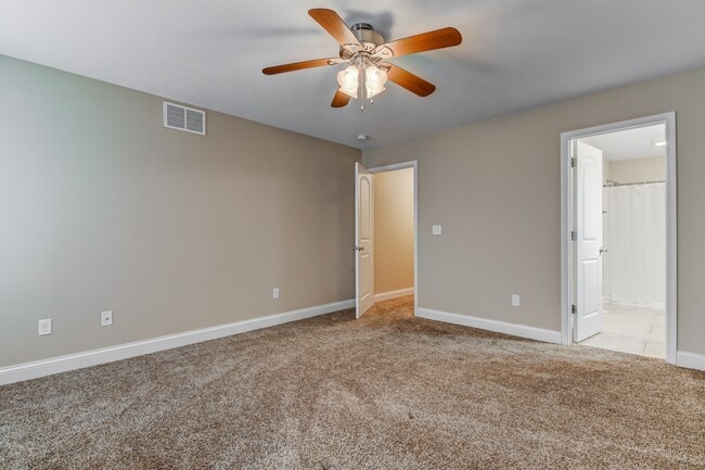 Building Photo - 2915 Sandy Ln