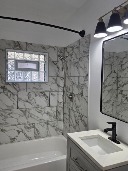 Building Photo - 2781 E 126th St