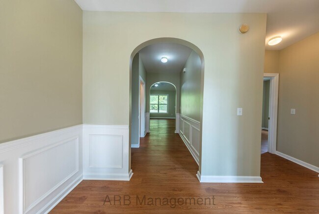 Building Photo - Charming 3-Bedroom Ranch in The Glen at St...