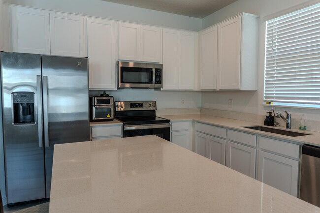 Building Photo - 561 Hatteras Rd