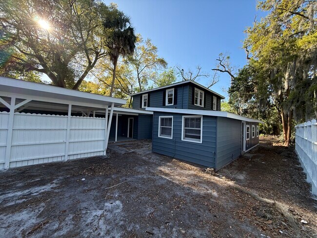 Building Photo - 809 Third Ave