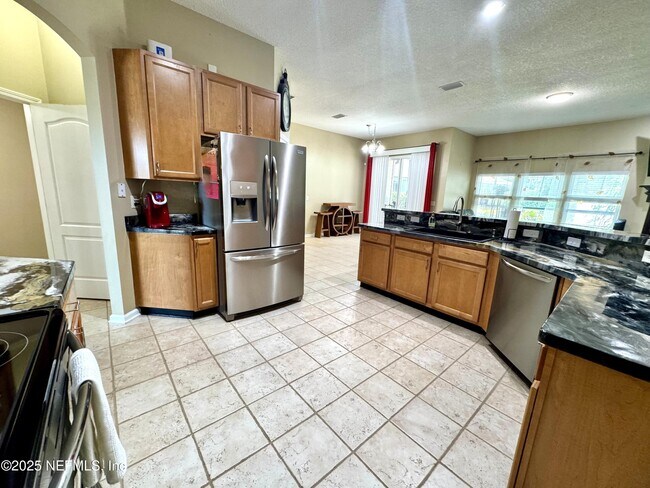 Building Photo - 2208 Wide Reach Dr