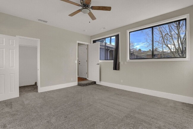 Building Photo - 817 Westmoor Dr