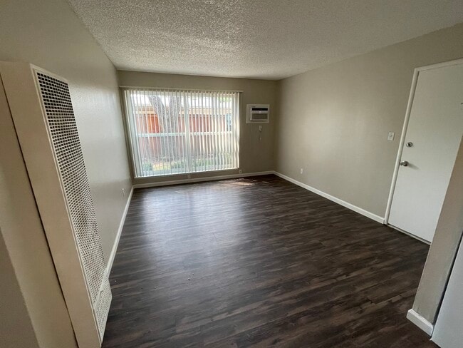 Building Photo - 5500 Foothill Garden Ct
