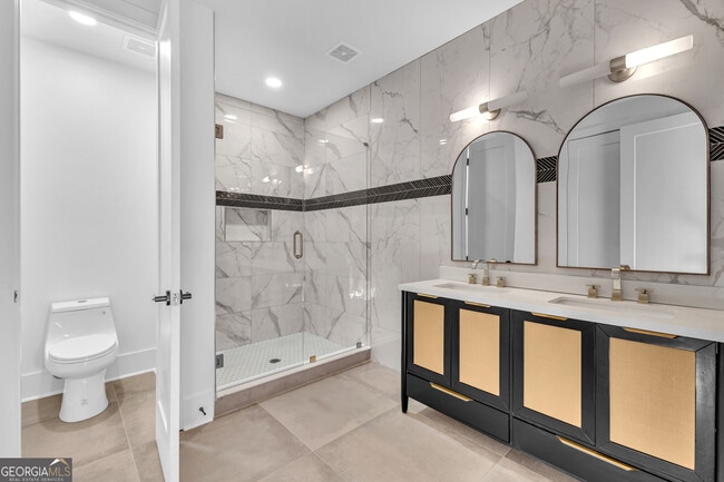 Building Photo - 2361 Lynn Iris Dr