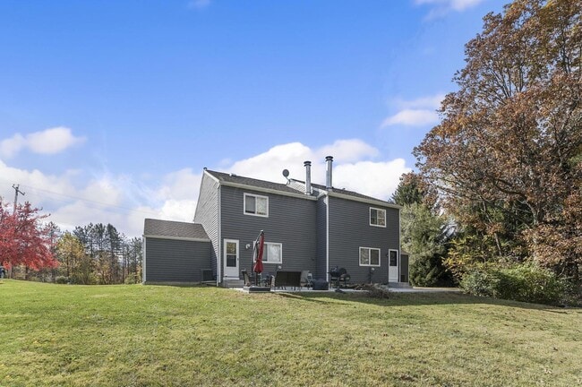 Building Photo - 384 W Powell Rd