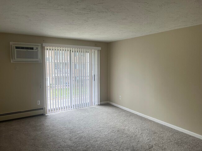 Building Photo - 383 Huse Rd