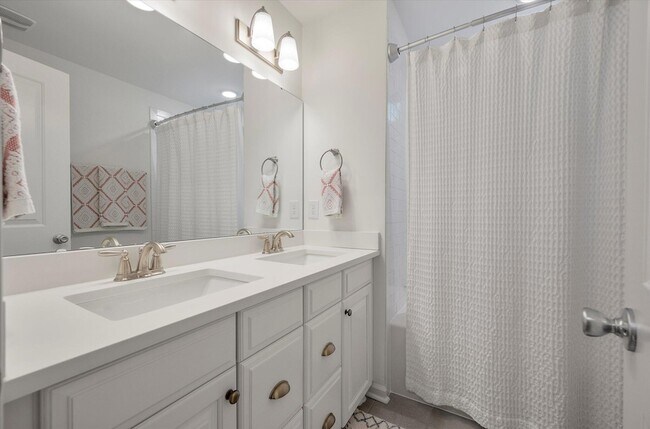 Building Photo - 1418 Widows Ct