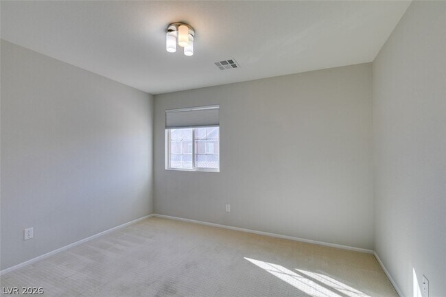 Building Photo - 3009 Camino Sereno Ave