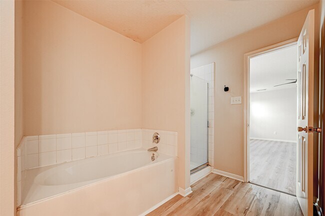 Building Photo - 7218 Fox Cub Ln