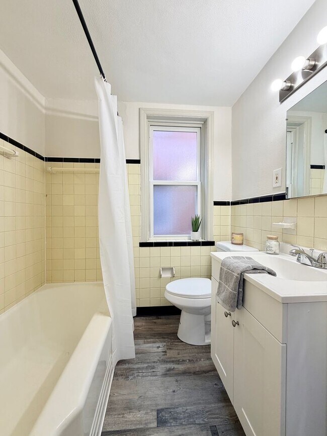 Building Photo - 5306- 5308 Jamieson Avenue