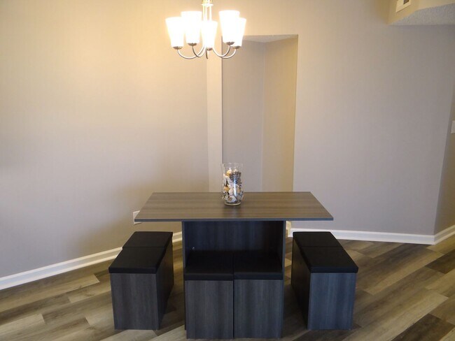 Building Photo - Long term ground floor rental