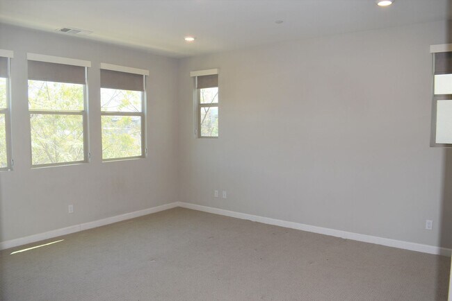 Building Photo - 16755 Coyote Bush Dr