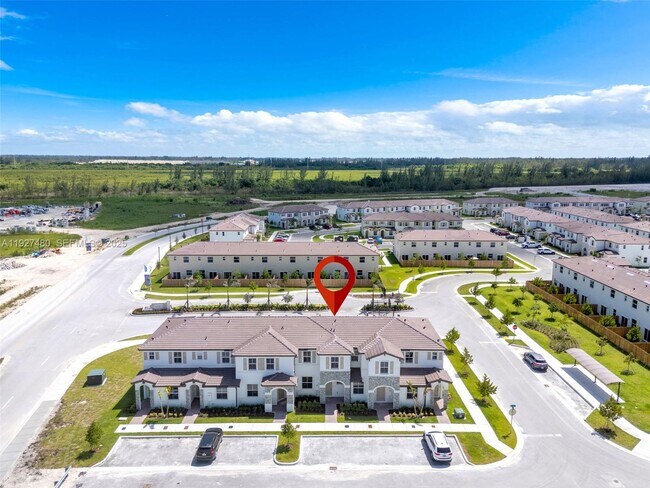 Building Photo - 2665 SE 28th St