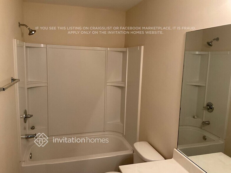 Building Photo - 319 Village Broad St