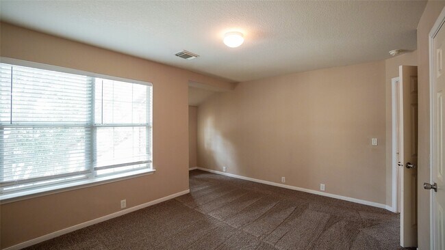Building Photo - 16526 Bristle Creek Dr