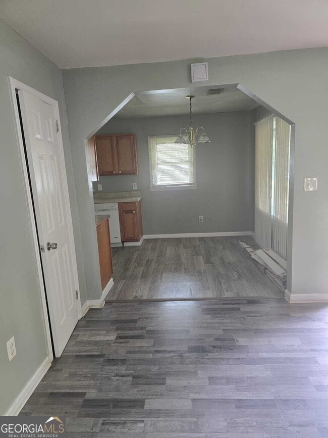 Building Photo - 2466 Spring Garden Dr SW