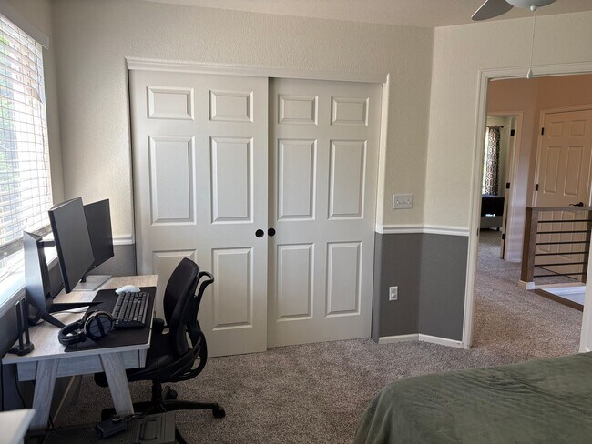 Building Photo - High-End 4 Bed 3.5 Bath Home Next to Arapa...