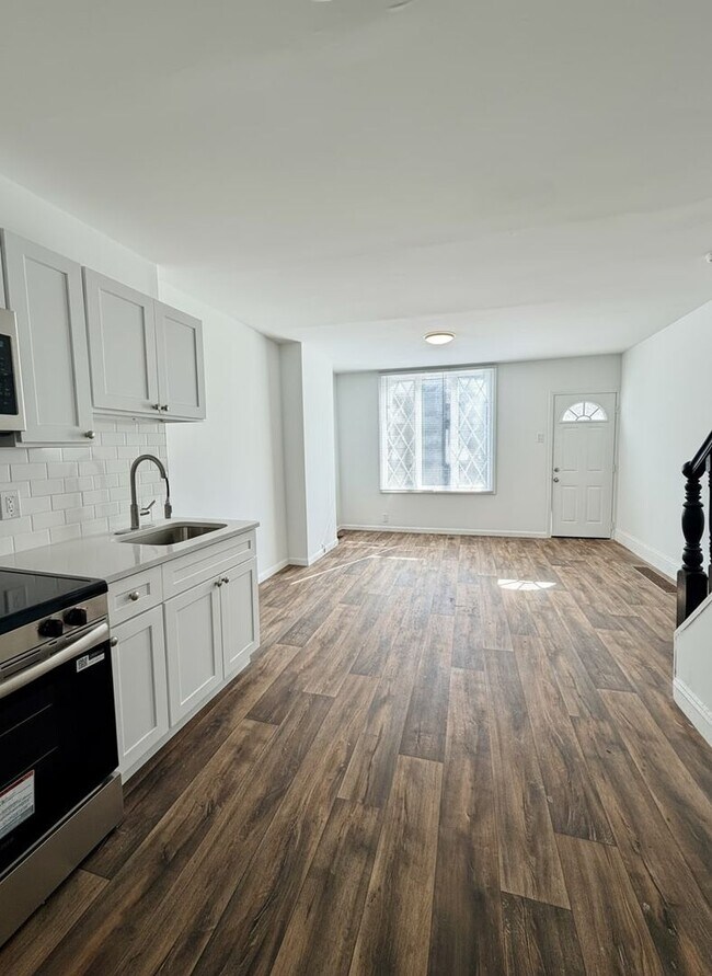 Building Photo - Charming 2-bedroom, 1-bathroom home in the...