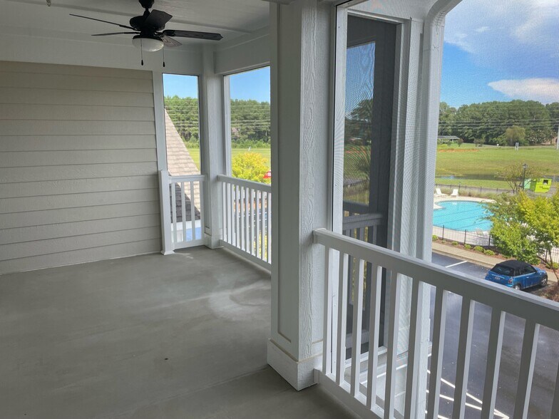 Building Photo - 395 S Crow Creek Dr NW