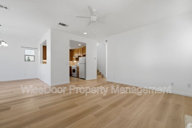 Building Photo - 1087 Waterfall Way