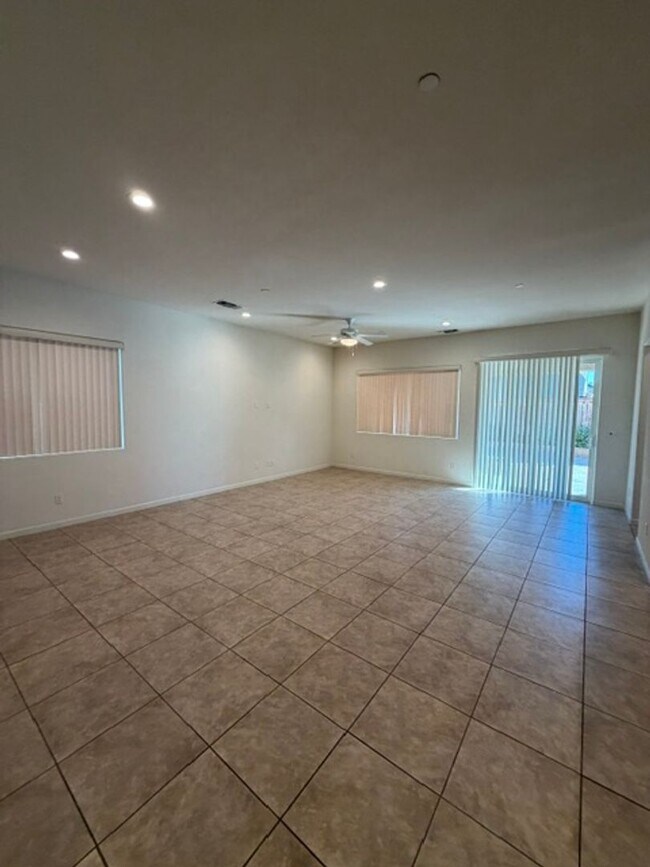 Building Photo - 362 Olivadi Way