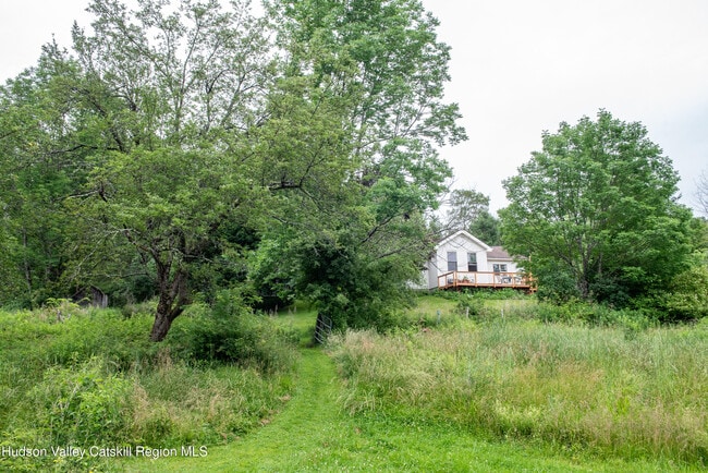 Building Photo - 61 Schoolhouse Rd