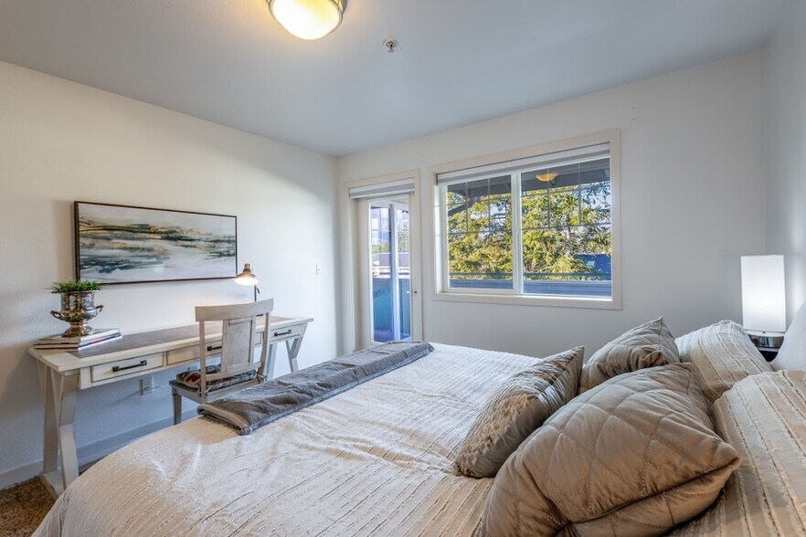 Building Photo - 13203 97th Ave E