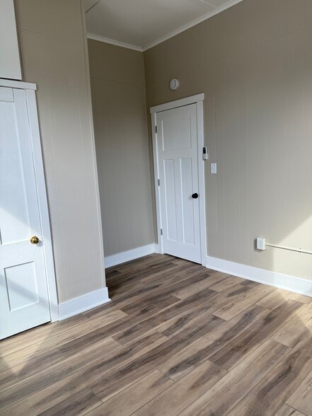 Building Photo - 264 Fond du Lac Ave