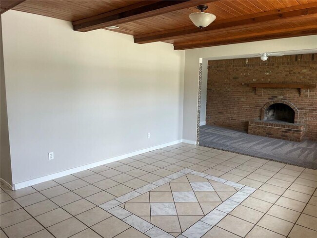 Building Photo - 2753 Foxdale Dr