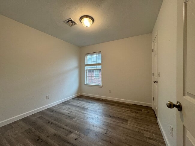 Building Photo - Super Cute 3 Bed, 2 Bath Home in Moore