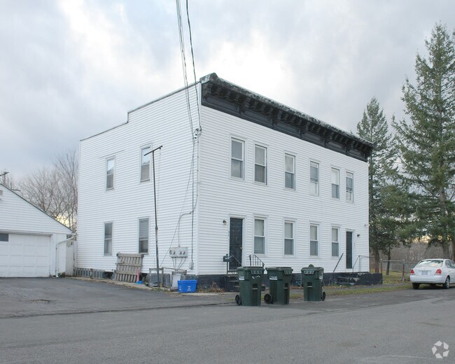 Primary Photo - 98 Melville Ave