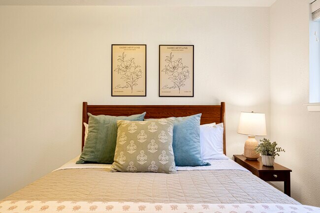 Building Photo - 11641 204th Ave NE