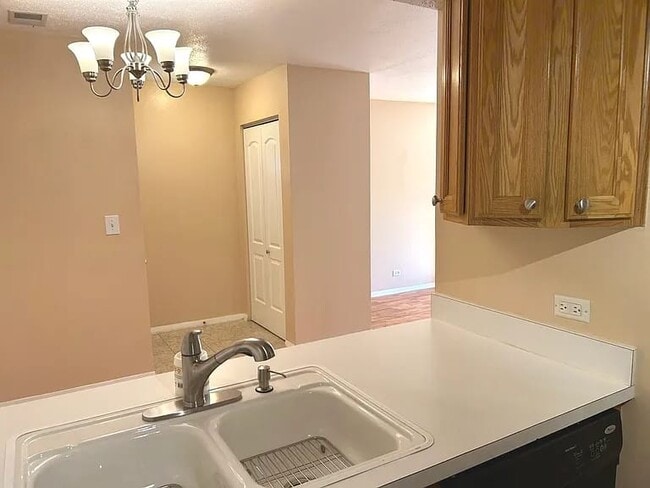 Building Photo - 1964 Kenilworth Cir