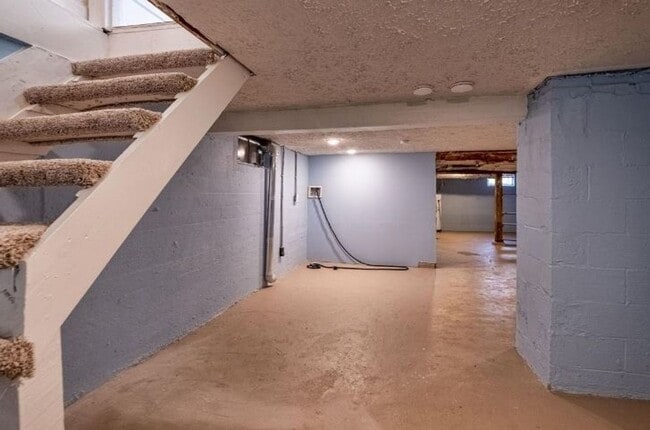 Building Photo - For Rent – 3-Bedroom Home with Basement & ...