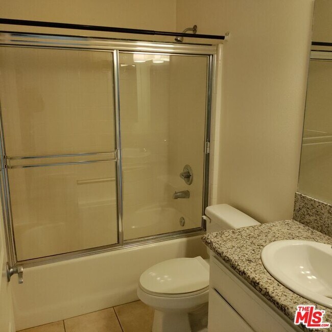 Building Photo - 12375 Osborne Pl