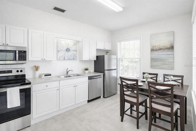 Building Photo - 501 S Magnolia Ave