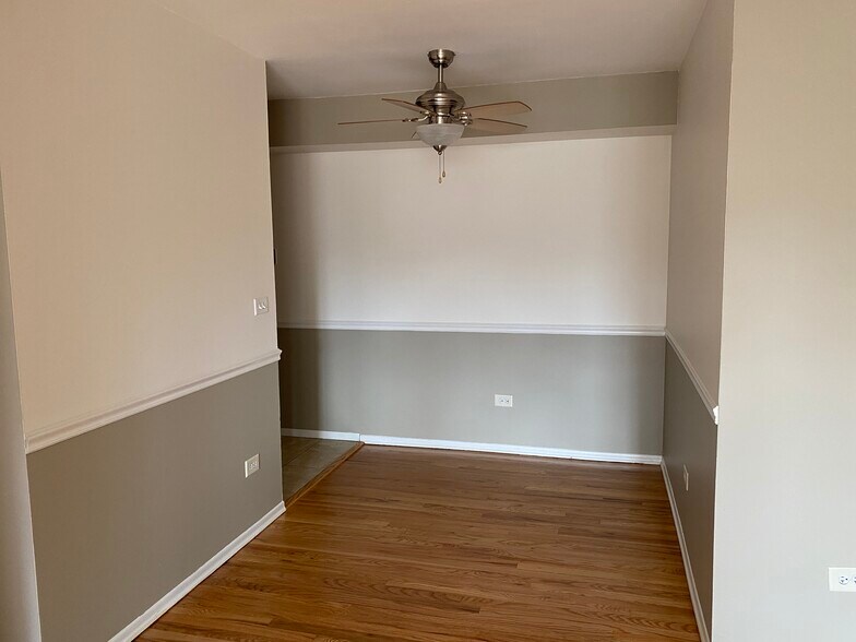 dining area - 515 W Wrightwood Ave