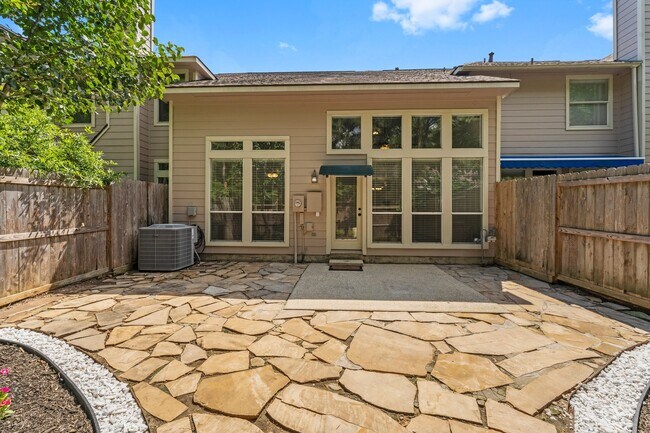 Building Photo - 31 W Greenhill Terrace Pl