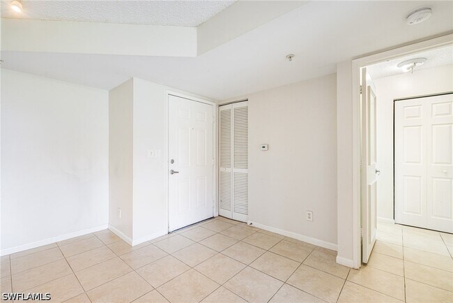 Building Photo - 1265 Wildwood Lakes Blvd