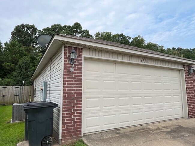 Building Photo - 2720 Brighton Pl