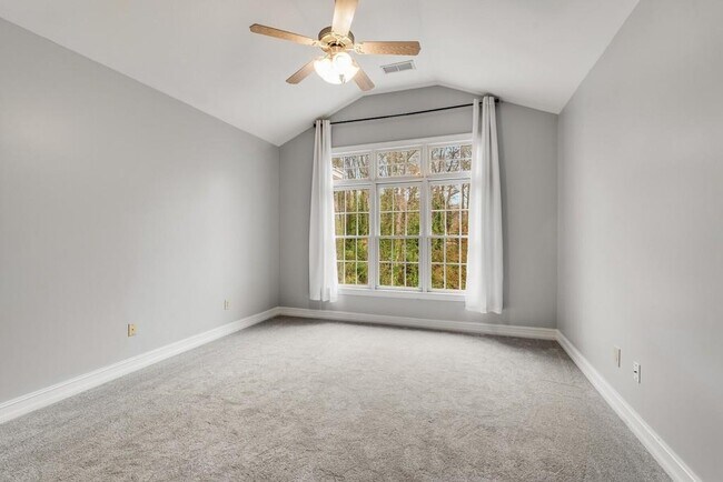 Building Photo - 331 Carpenter Dr NE