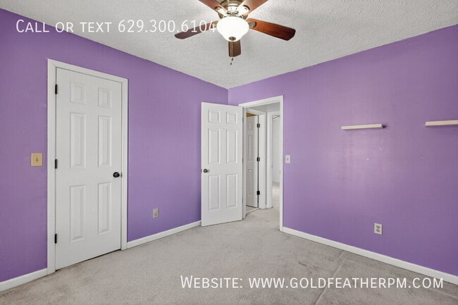 Building Photo - 905 Split Oak Dr